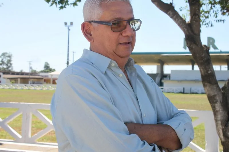 No parque, diante da pista, 2016