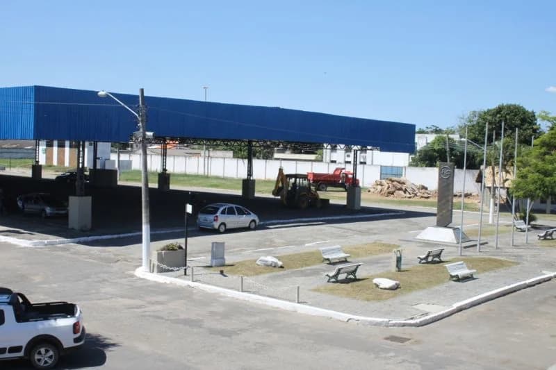 Praça e pavilhão azul, 2016