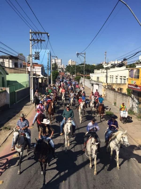 Cavalgada de 2017 nas ruas de Campos